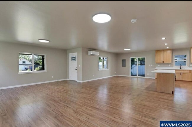 Foto del edificio - 527 22nd St NE