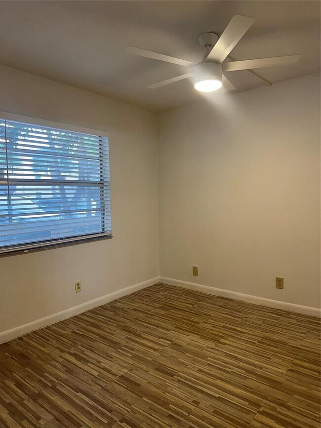 Foto del edificio - 3212 NW 103rd Ter