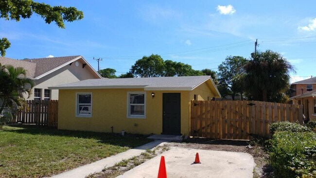 Foto del edificio - 1018 14th St