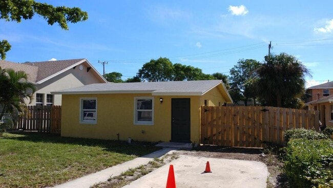 Photo - 1018 14th St House