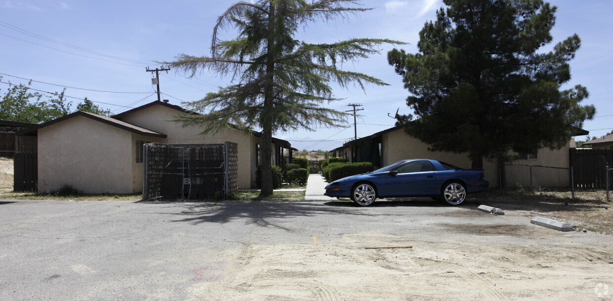 Foto principal - 15862 Green Hill Dr