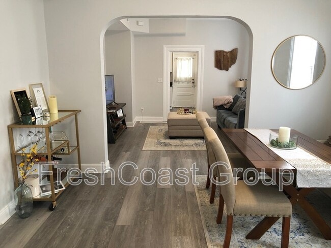 Foto del edificio - 2049 W 28th St