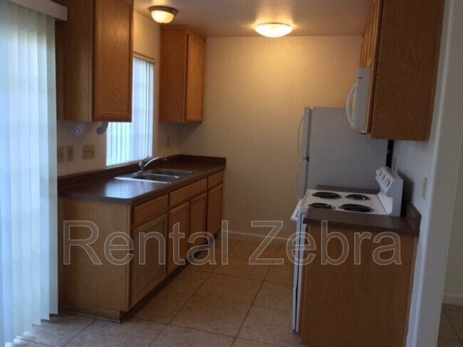 Building Photo - 2935 Willowbrook Dr