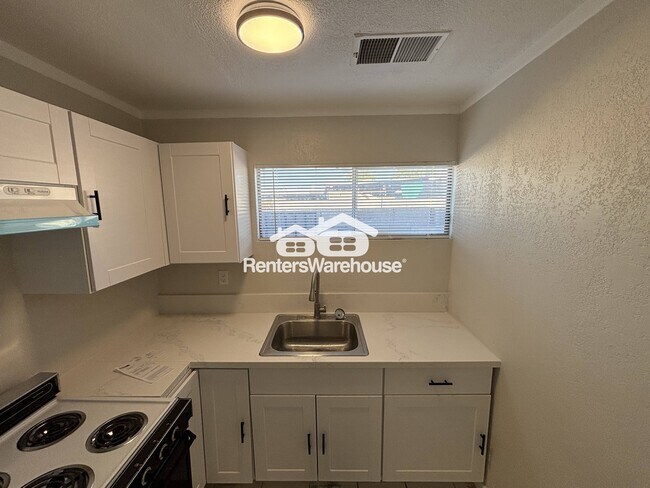 Building Photo - 2818 W Heatherbrae Dr
