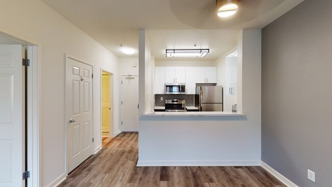 Interior Photo - 2000 Post