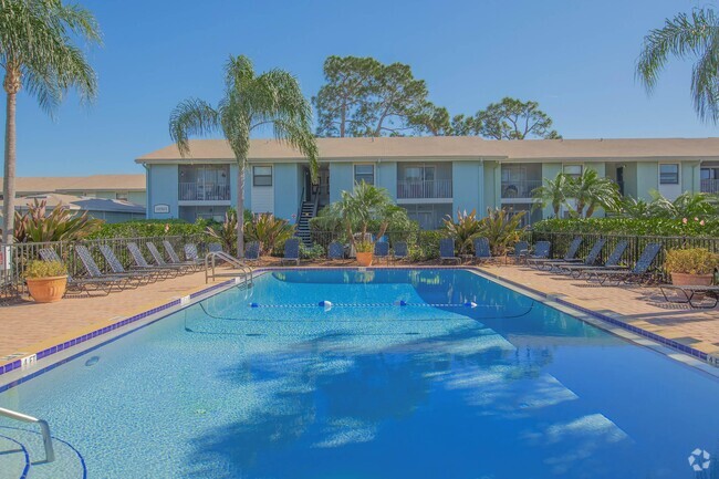 SOAK UP THE SUN BY THE SHIMMERING SWIMMING POOL - Sienna Bay