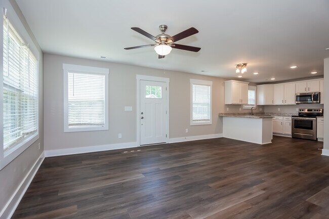 Foto del edificio - 607 N Scruggs St