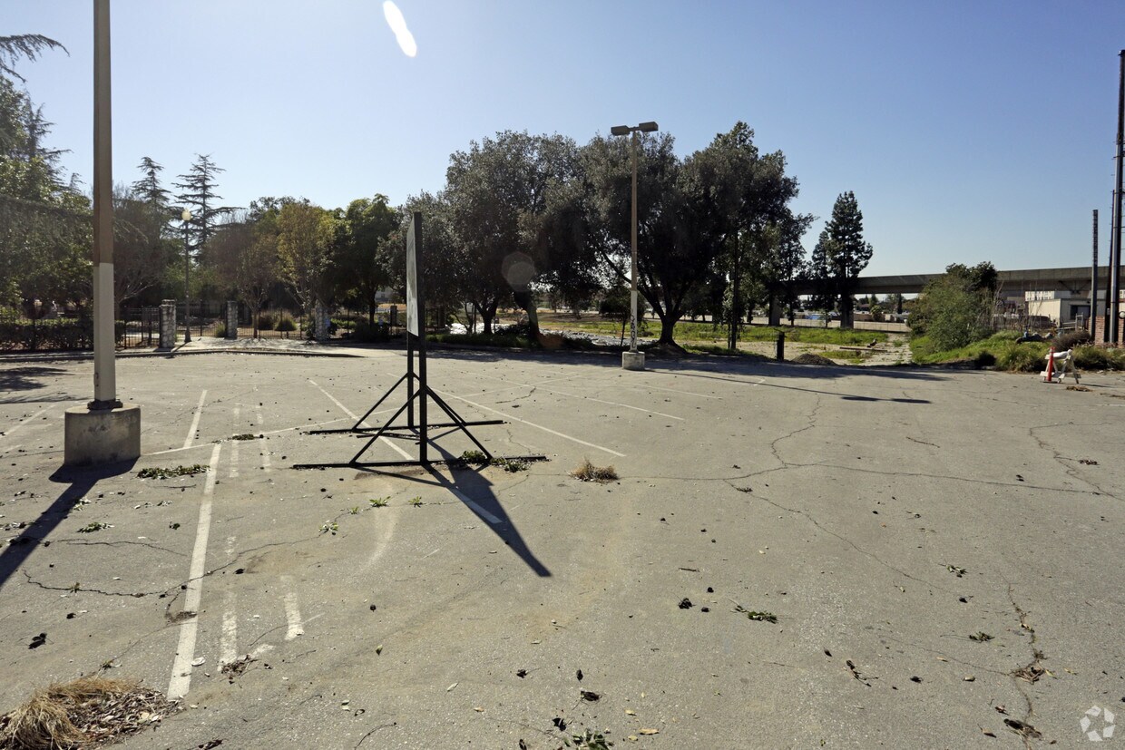 Aston at Gateway Apartments 10568 Gateway Promenade El Monte, CA