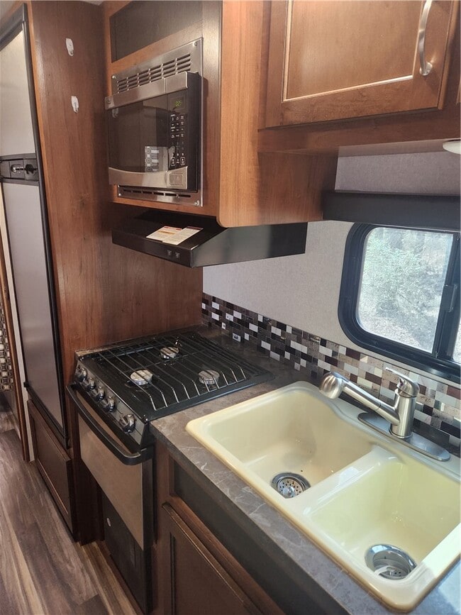 Foto del edificio - 315 Fairplay Rd