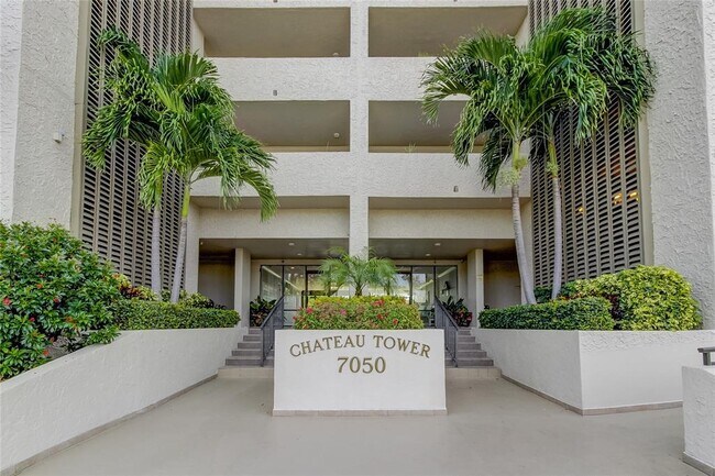 Foto del edificio - 7050 Sunset Dr S