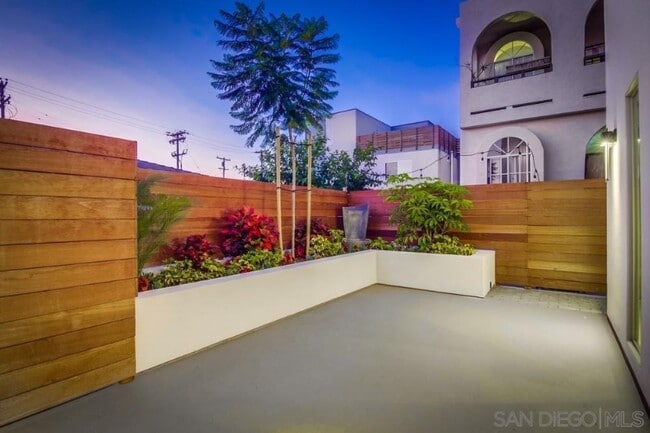 Photo - 3030 Jarvis St Townhome