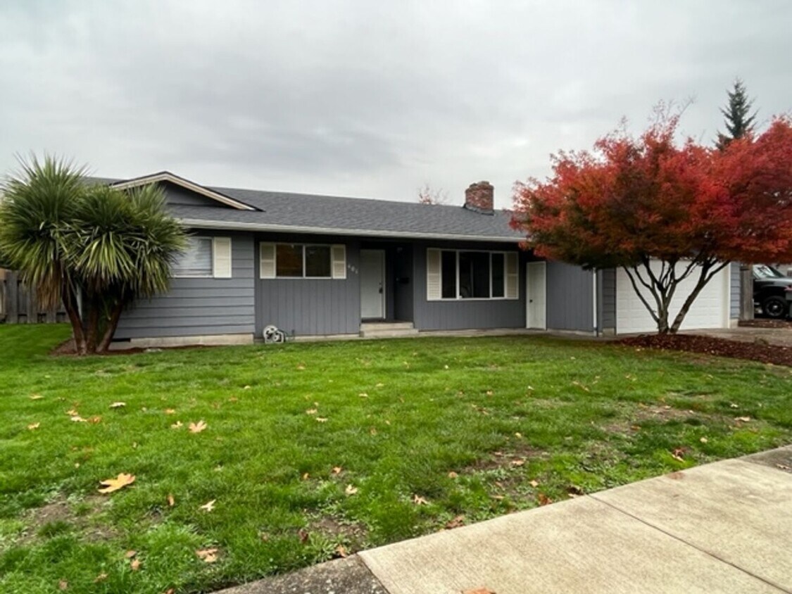 Foto principal - Coming Soon! 3 Bedroom 2 Bath McMinnville OR