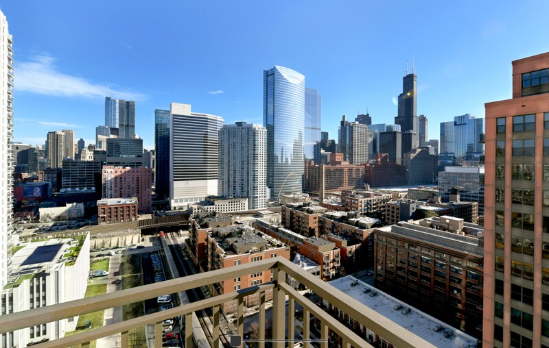 Primary Photo - 351 N Desplaines St