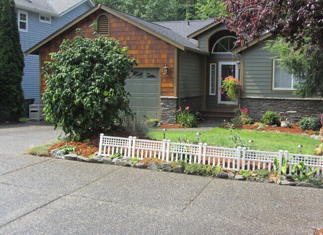 Front Yard - 3323 Carrington Way