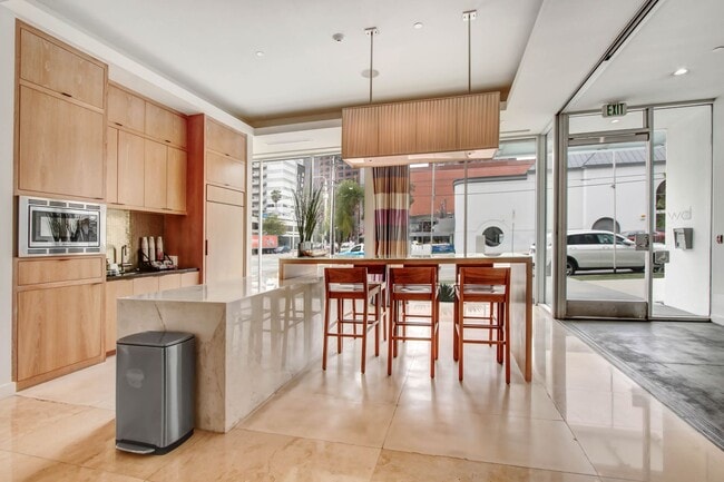 Interior Photo - The BW