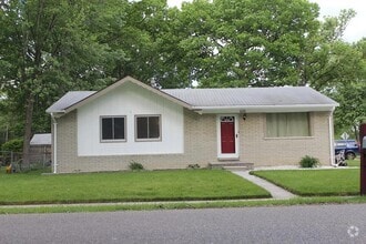 Building Photo - 655 Robinwood Dr