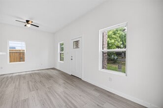 Building Photo - 9007 Hilda St