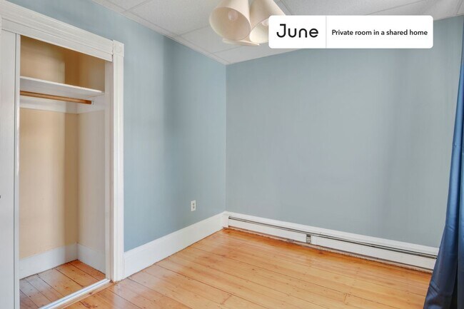 Foto del edificio - Room in Shared 4 bed/1 bath home in Polish Triangle