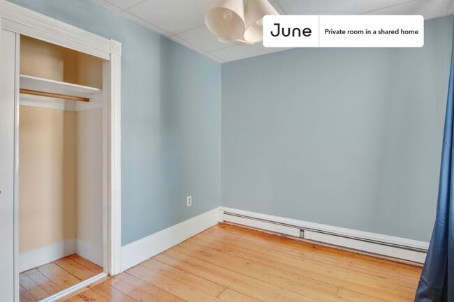 Building Photo - Room in Shared 4 bed/1 bath home in Polish Triangle