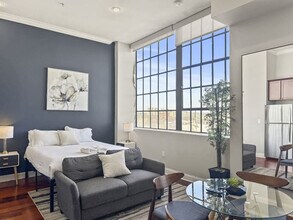 Building Photo - 1421 N 5th St