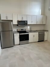 Building Photo - 300 3rd St