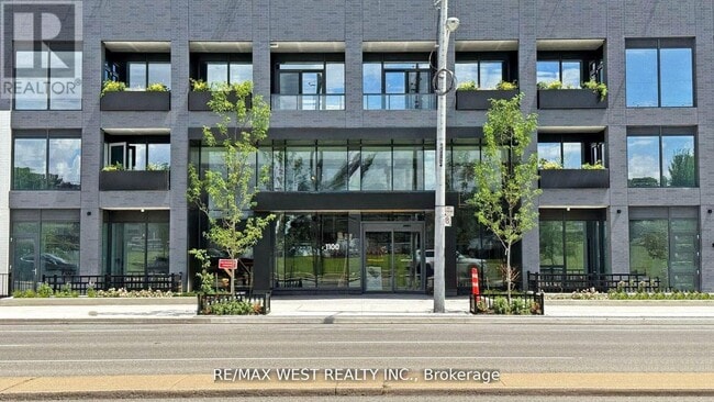 Photo du bâtiment - 1100 Sheppard Ave W