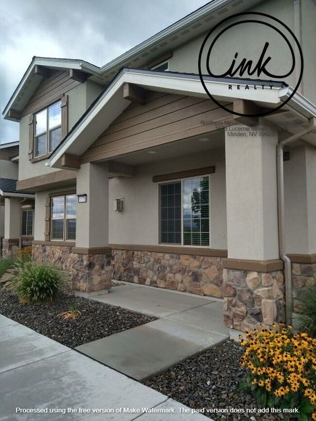 Building Photo - Townhome in Minden
