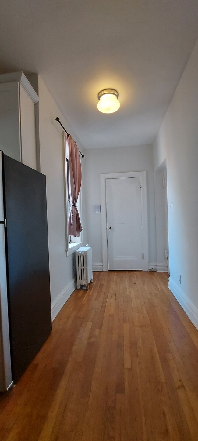 Building Photo - 821 Bergen Ave