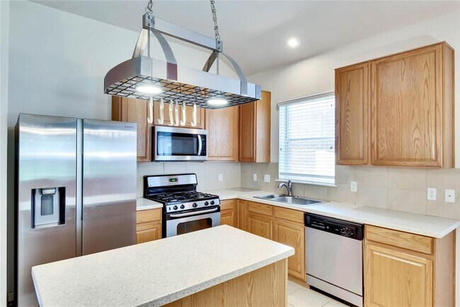 Foto del edificio - 2133 Paradise Ridge Dr