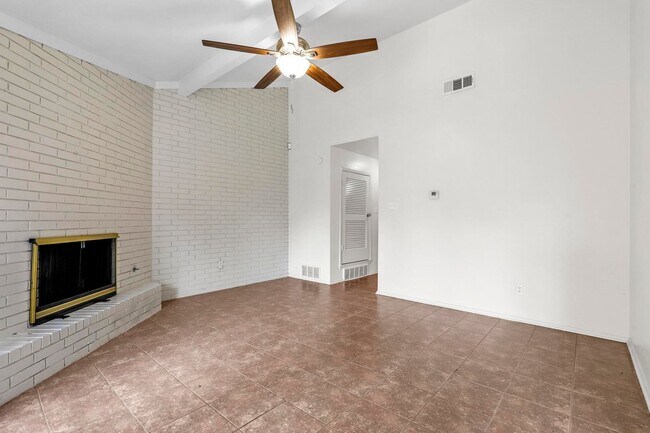 Foto del edificio - 4006 W 5th St