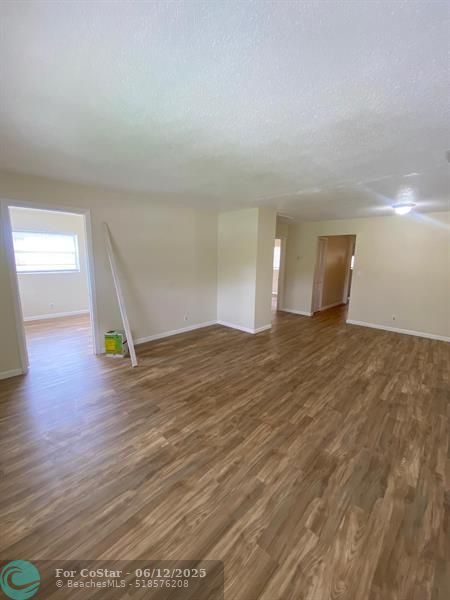 Foto del edificio - 1524 NW 52nd Ave