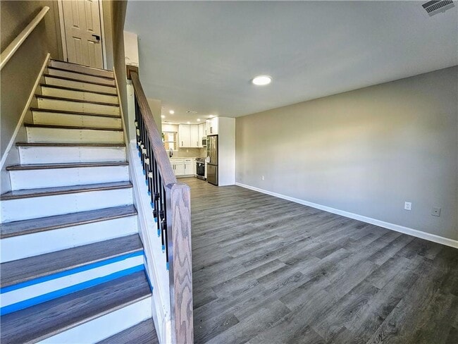 Building Photo - 3759 Oakwood Hills Dr