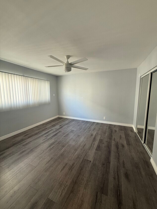 Foto del edificio - 1244 E. 4th Street Apartments