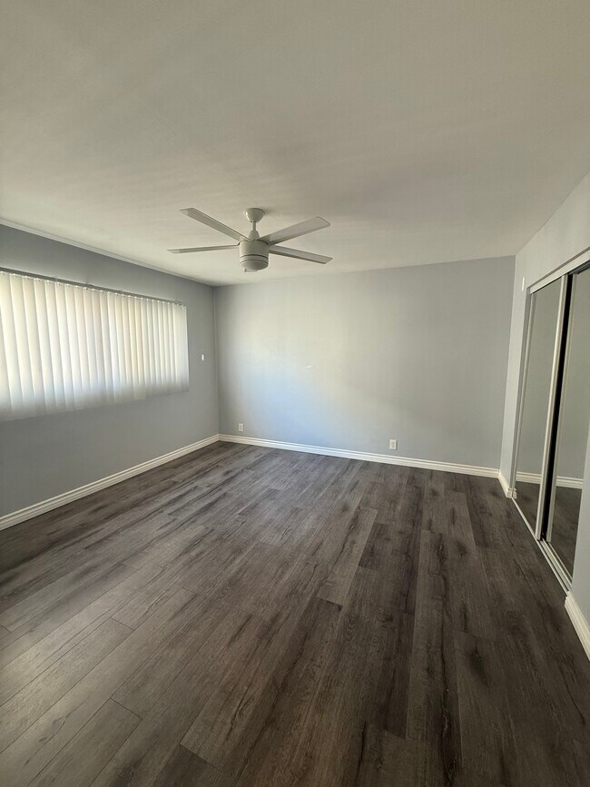 Foto del edificio - 1244 E. 4th Street Apartments