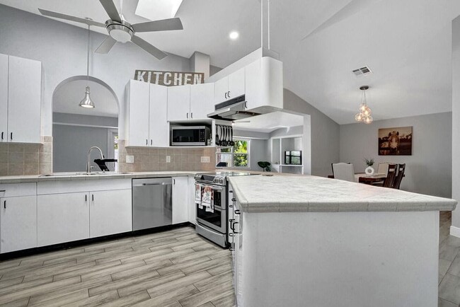Building Photo - 1212 Mulberry Pl