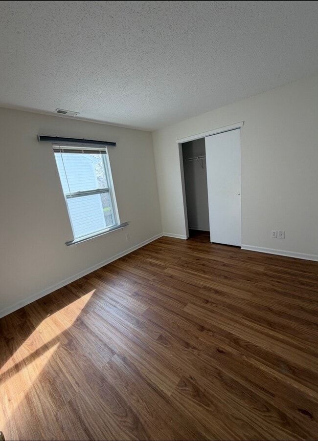 Building Photo - 1218 Freemont Ln