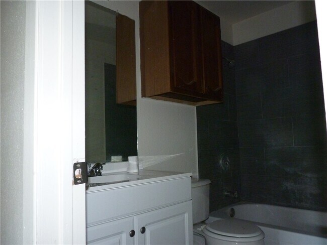 Building Photo - 601 Bracewood Cir