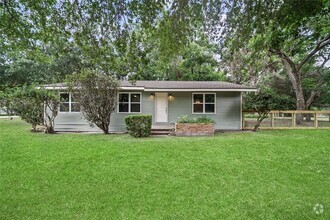 Building Photo - 2122 Stadium Dr