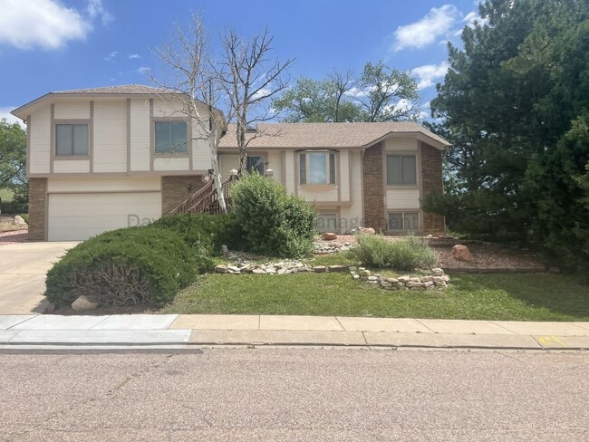 Spacious 3 Bedroom House on the West Side with Mountain Views - Spacious 3 Bedroom House on the West Side with Mountain Views