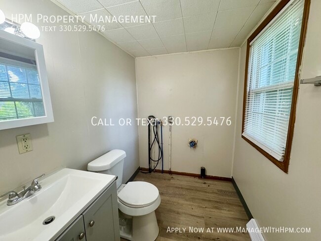 Building Photo - 334 Clarendon Ave NW