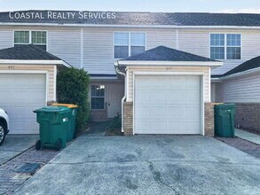 Building Photo - 977 Scenic Oak Ln
