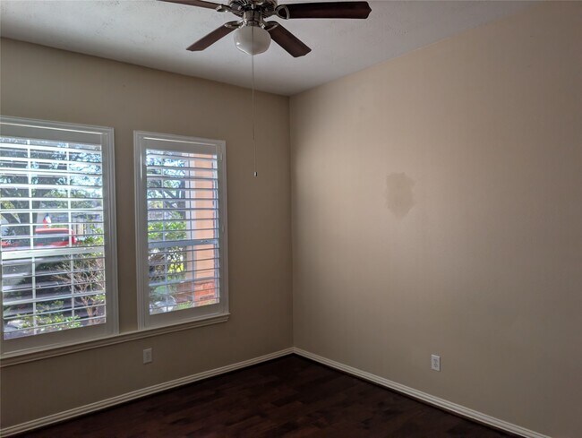 Building Photo - 18627 Summercliff Ln