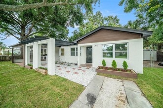 Building Photo - 3812 W Rogers Ave