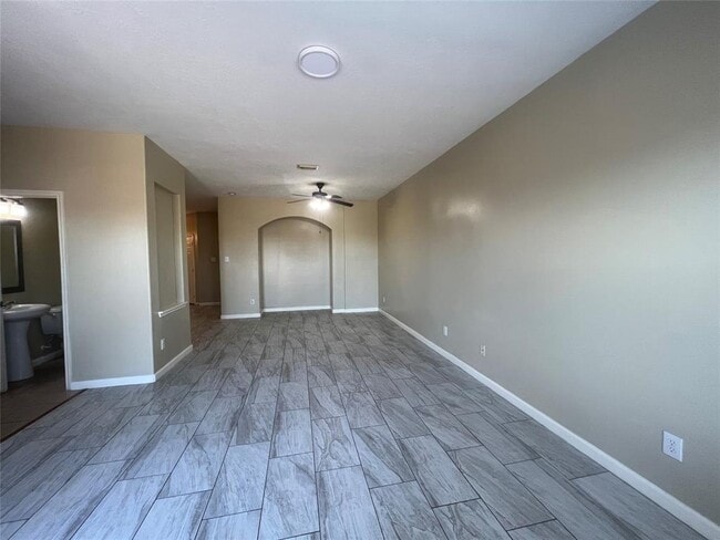 Building Photo - 11618 Champions Green Dr