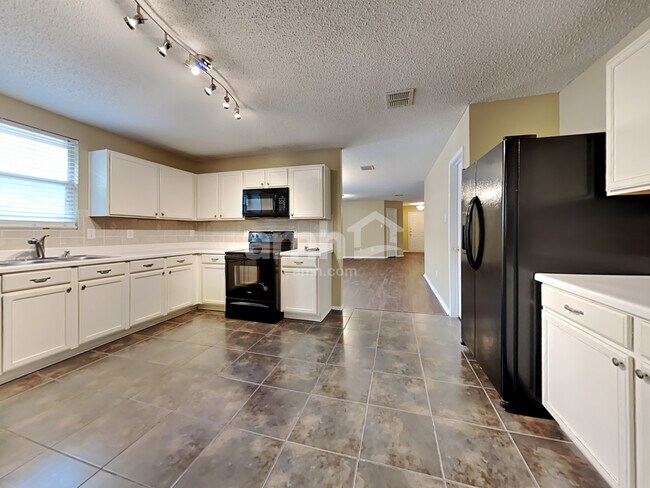 Foto del edificio - 1953 Ramada Trl