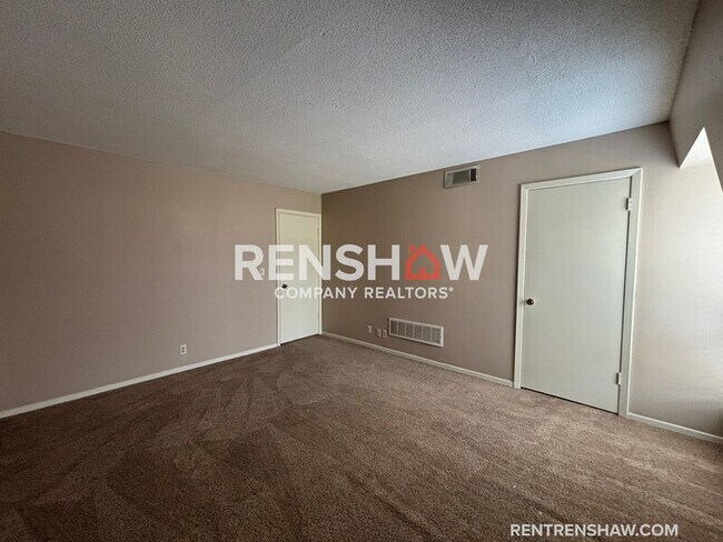 Building Photo - 6620 Poplar Woods Cir S