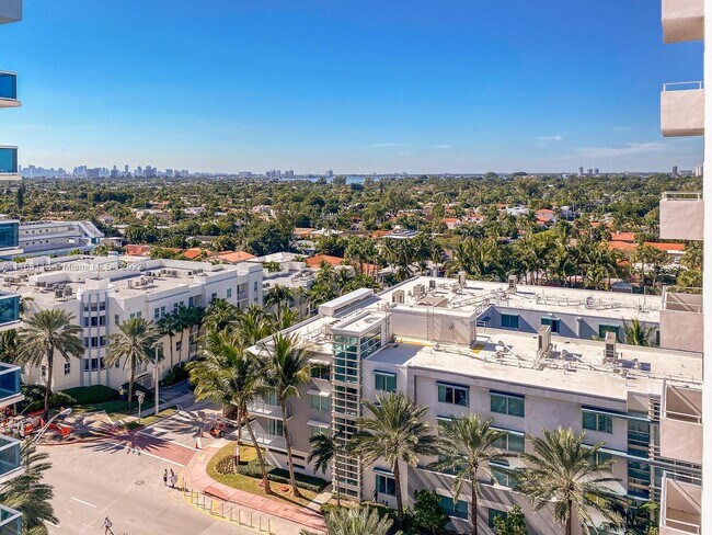 Foto del edificio - 9225 Collins Ave