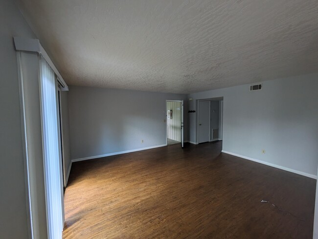 Foto del edificio - 3624 Tree Ridge Ln NE