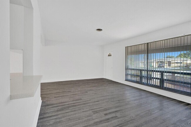 Foto del edificio - 7912 Indigo St