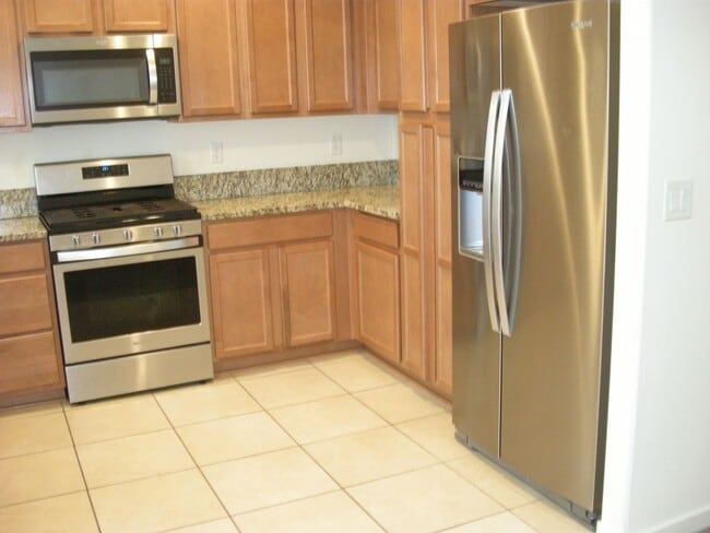Foto del edificio - Three Bedroom, Two and a Half Bath Townhome Near UNR